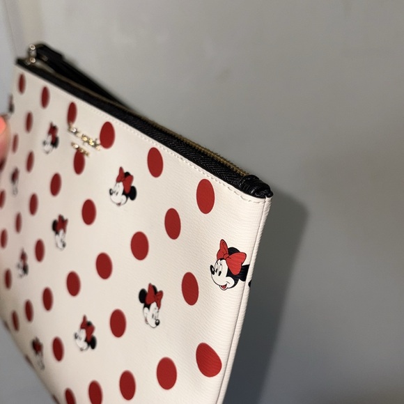 Kate Spade X Disney Minnie Mouse Large Wristlet EUC - Picture 15 of 16